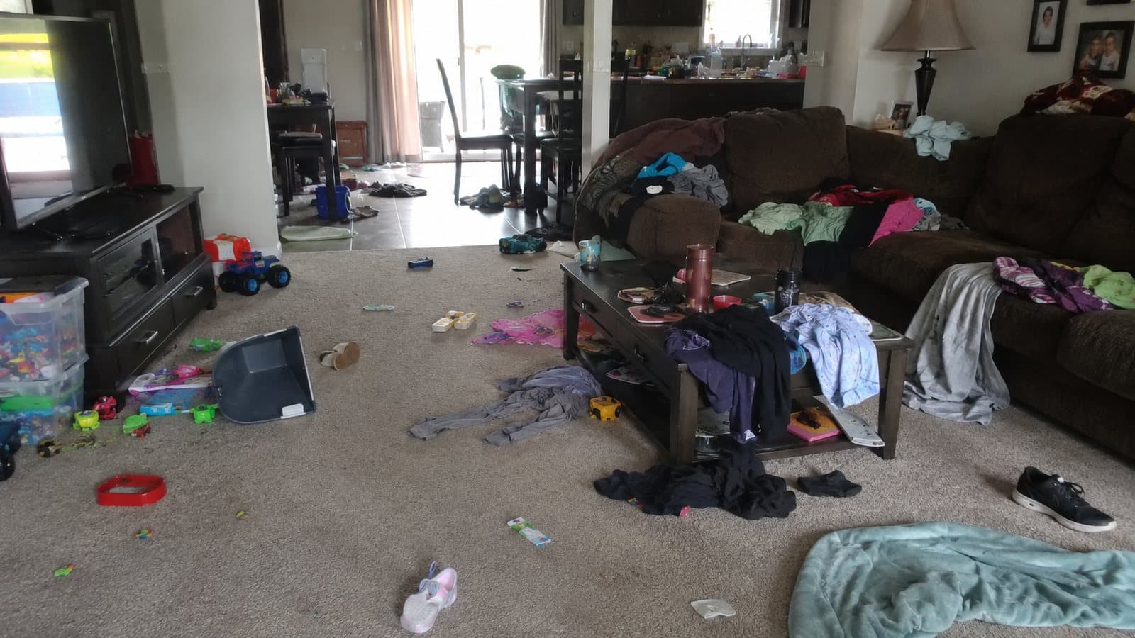 Living room before cleaning